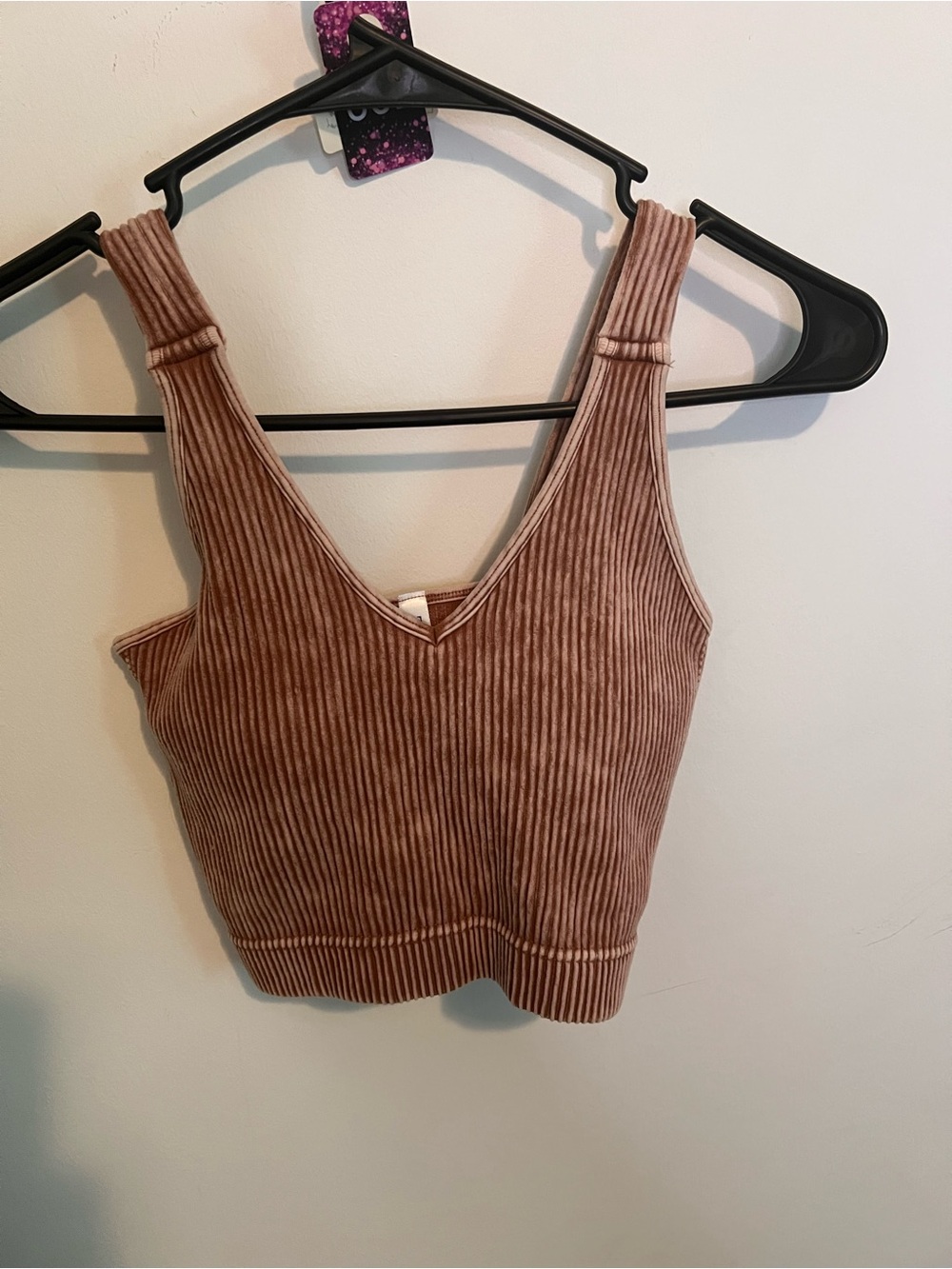 Ribbed V-Neck Cropped Tank Top - Brown